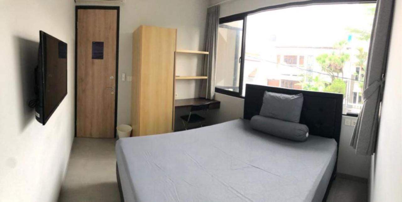 Cozy Puri Hotel Jakarta Bagian luar foto