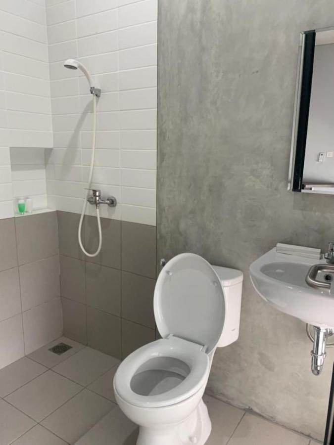 Cozy Puri Hotel Jakarta Bagian luar foto