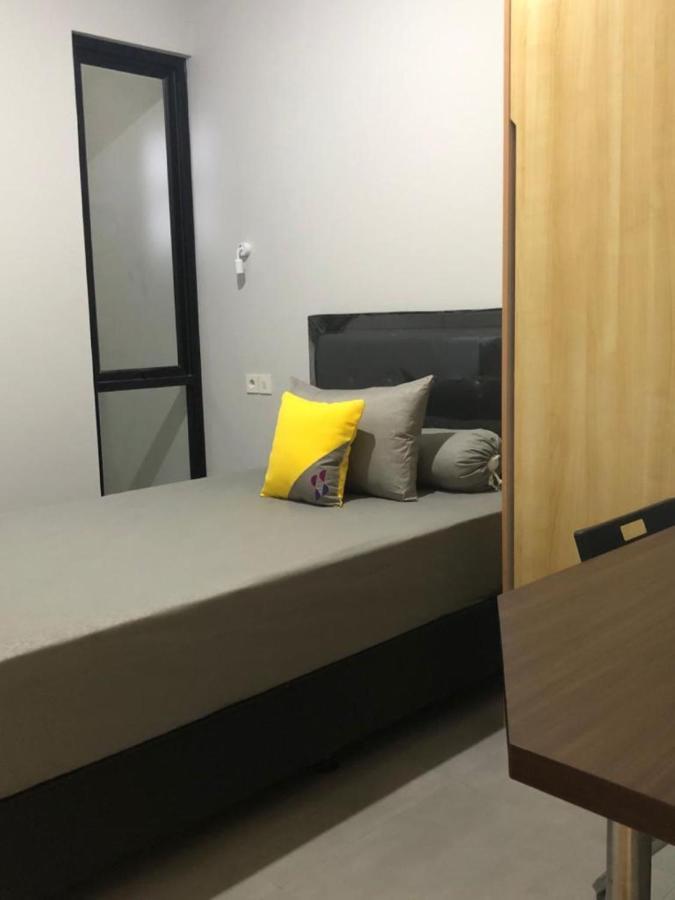Cozy Puri Hotel Jakarta Bagian luar foto
